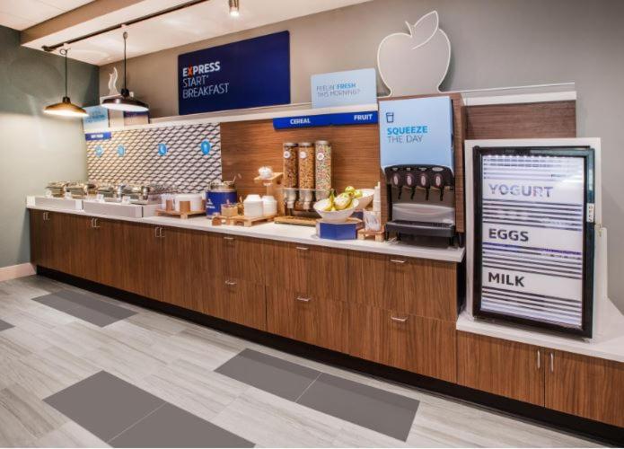 Holiday Inn Express & Suites - Hawaiian Gardens By Ihg Exteriér fotografie