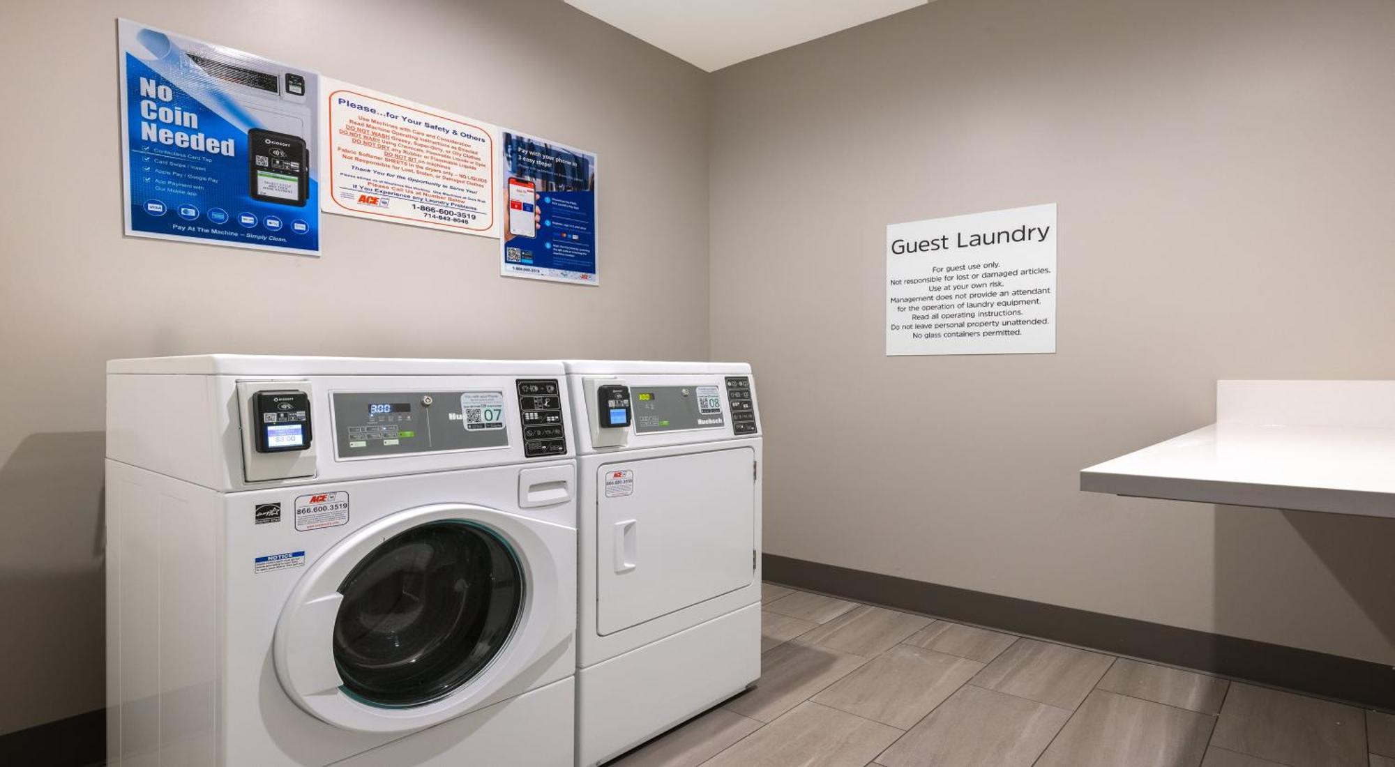 Holiday Inn Express & Suites - Hawaiian Gardens By Ihg Exteriér fotografie