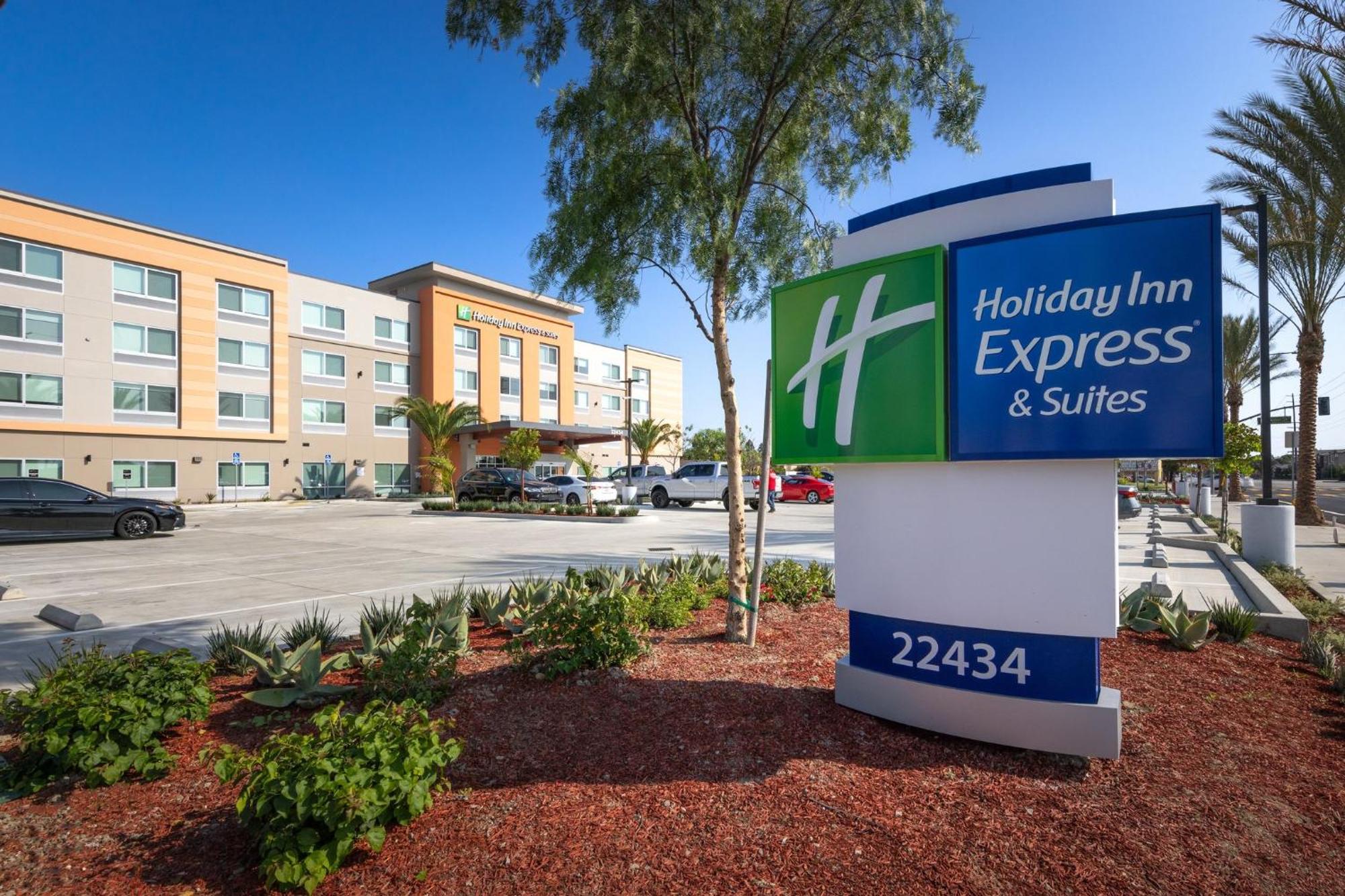 Holiday Inn Express & Suites - Hawaiian Gardens By Ihg Exteriér fotografie