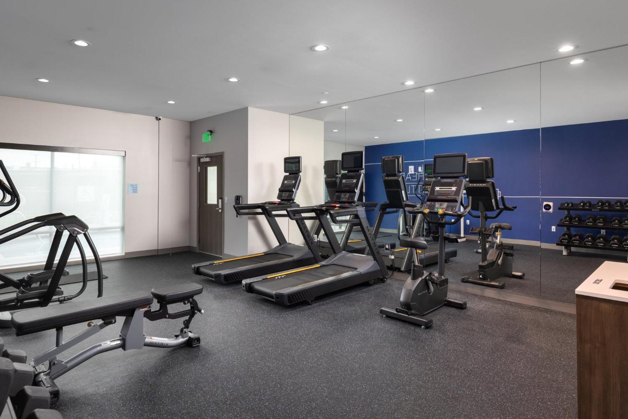Holiday Inn Express & Suites - Hawaiian Gardens By Ihg Exteriér fotografie