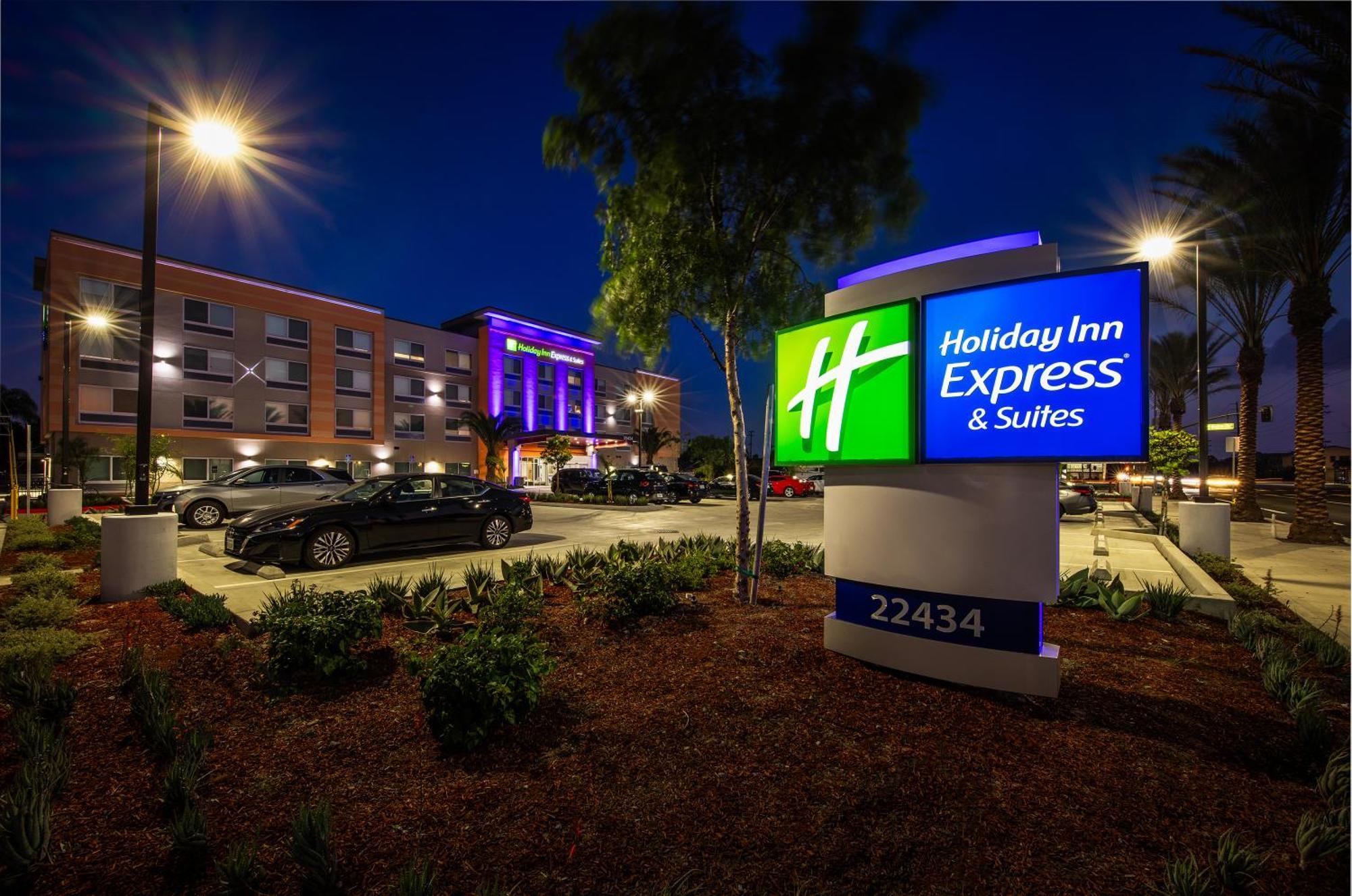 Holiday Inn Express & Suites - Hawaiian Gardens By Ihg Exteriér fotografie