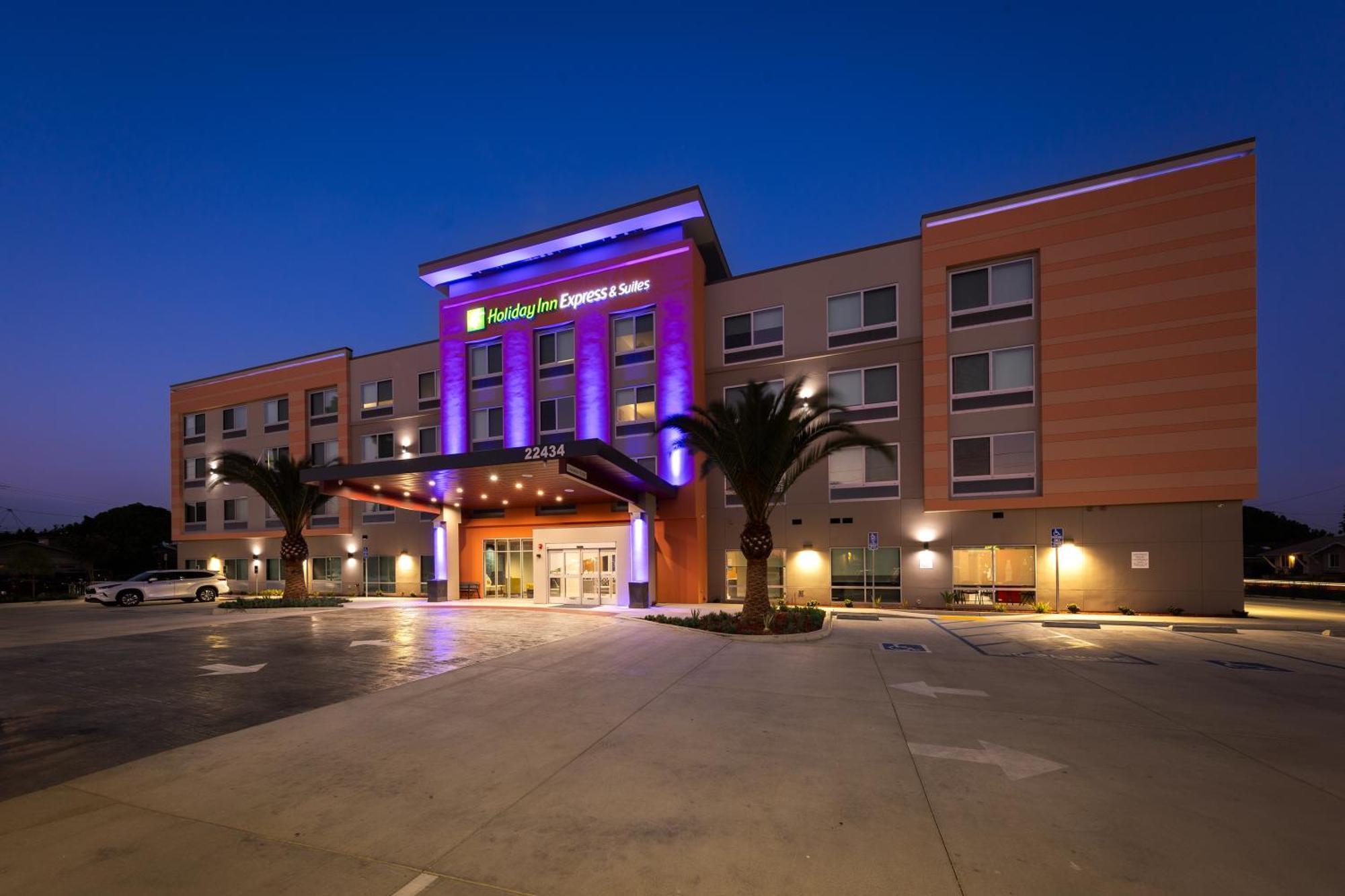 Holiday Inn Express & Suites - Hawaiian Gardens By Ihg Exteriér fotografie