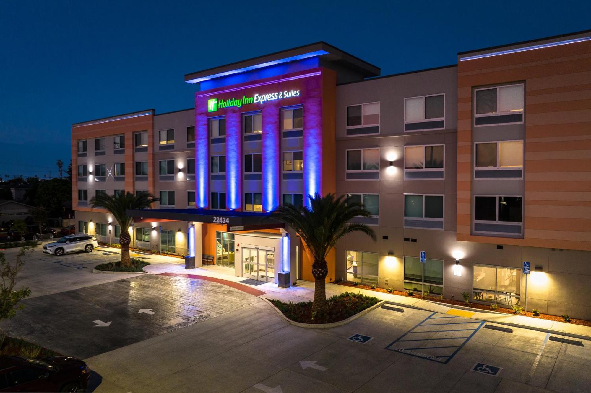 Holiday Inn Express & Suites - Hawaiian Gardens By Ihg Exteriér fotografie
