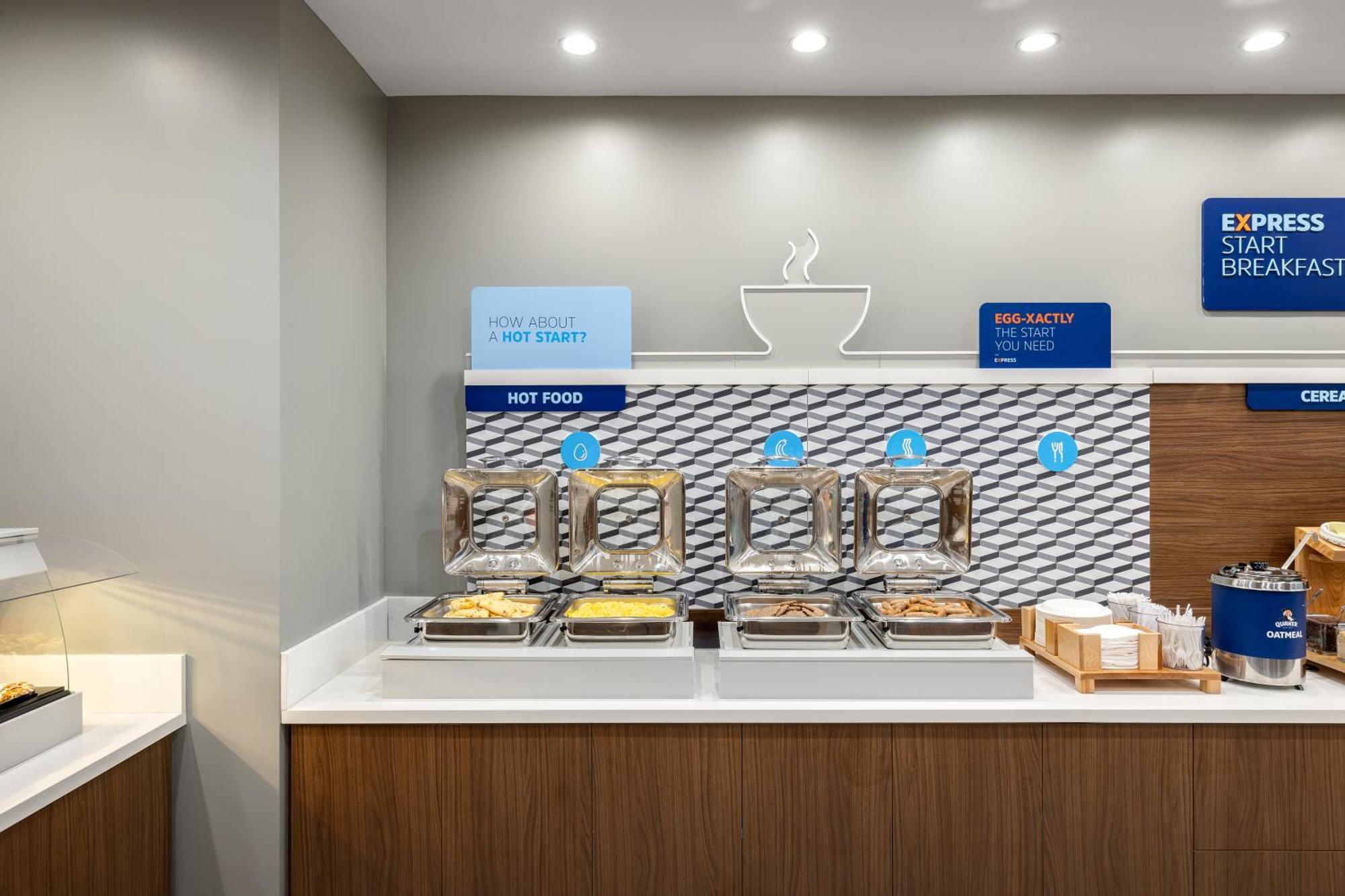 Holiday Inn Express & Suites - Hawaiian Gardens By Ihg Exteriér fotografie